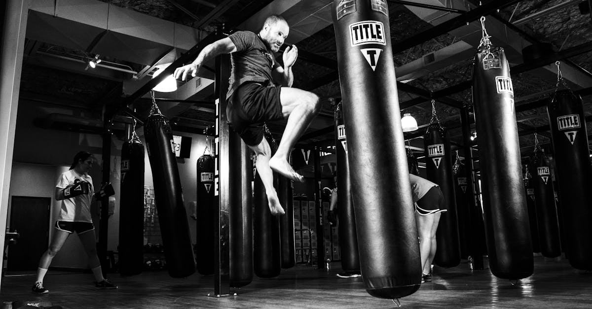 découvrez l'univers captivant de la boxe, un sport alliant force, technique et discipline. que vous soyez débutant ou boxeur expérimenté, ex