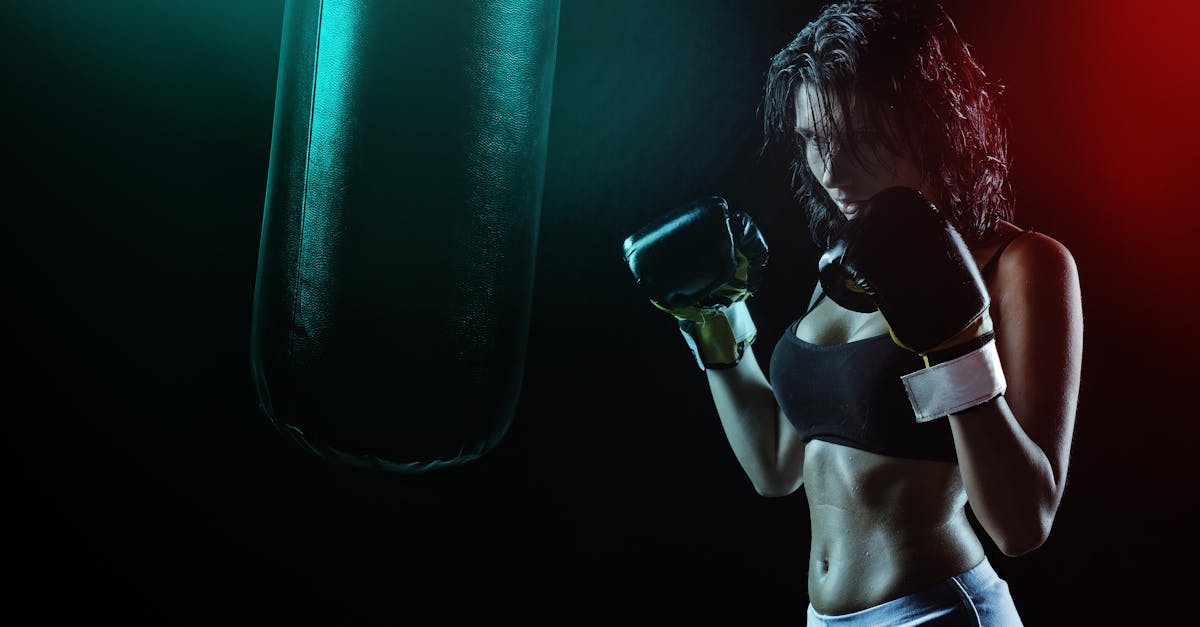 découvrez l'univers captivant de la boxe : techniques, entraînements et combats. rejoignez-nous pour explorer l'art du combat, l'endurance et la stratégie d'un sport qui inspire passion et détermination.