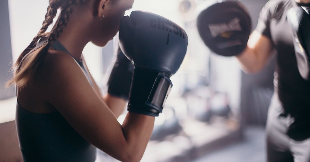découvrez l'univers intense du kickboxing, un art martial qui combine puissance, agilité et technique. que vous soyez débutant ou pratiquant aguerri, plongez dans des entraînements dynamiques, des conseils sur les techniques et l'équipement, ainsi que des astuces pour progresser et atteindre vos objectifs de fitness. rejoignez la communauté des passionnés et transformez votre corps et votre esprit grâce à ce sport captivant.