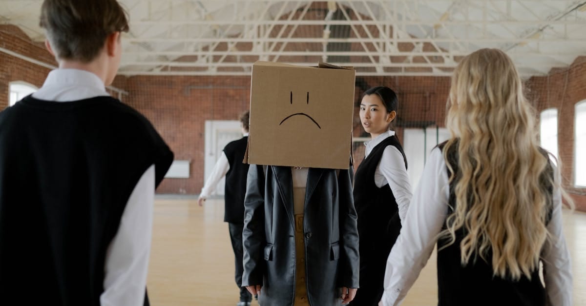 découvrez notre large sélection d'uniformes adaptés à tous les besoins, que ce soit pour des écoles, des entreprises ou des événements. alliant confort, qualité et style, nos uniformes sont parfaits pour représenter votre identité professionnelle ou institutionnelle.